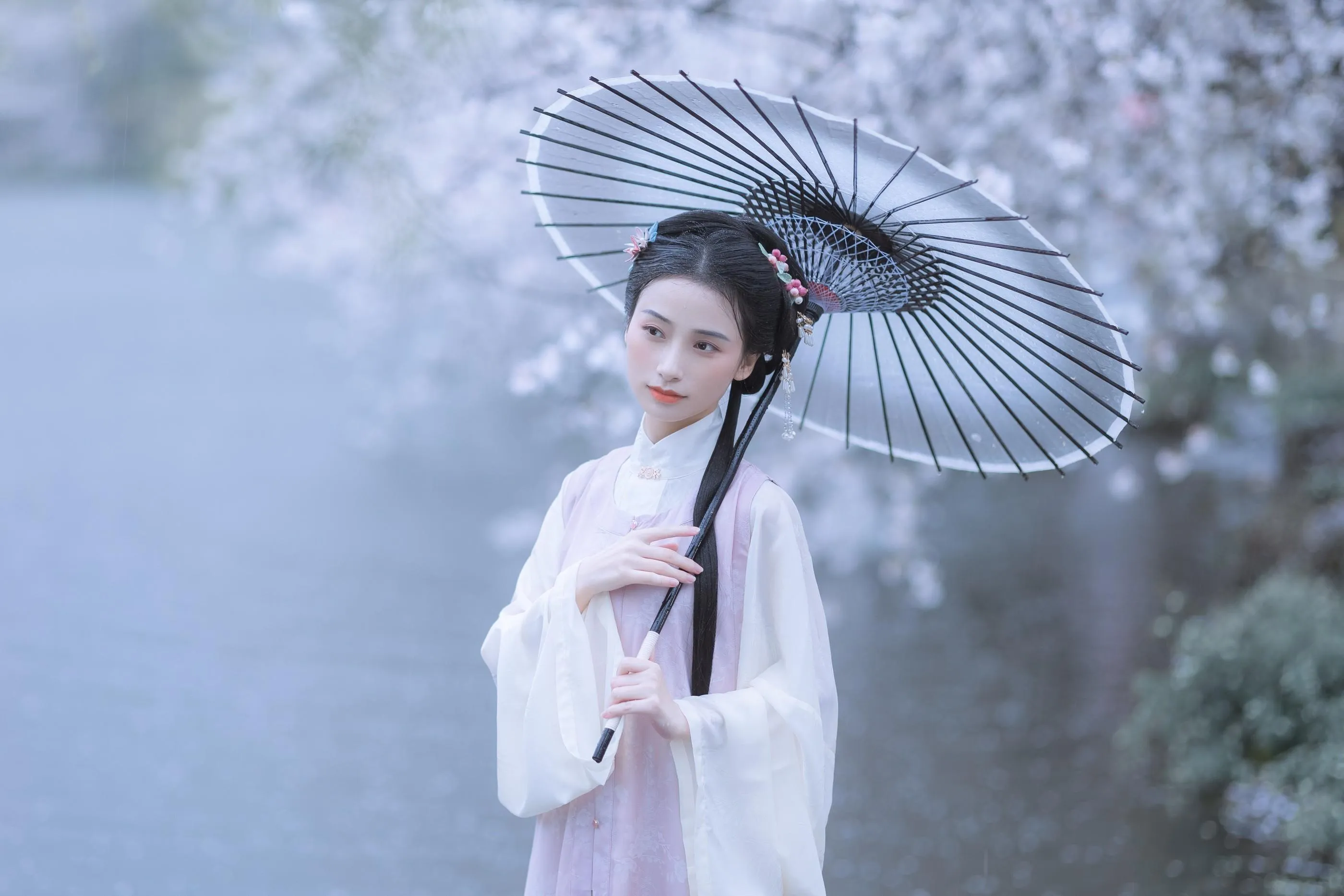 [艺图语] 2022.05.25 雨樱花 眸小妖 [46P]插图5